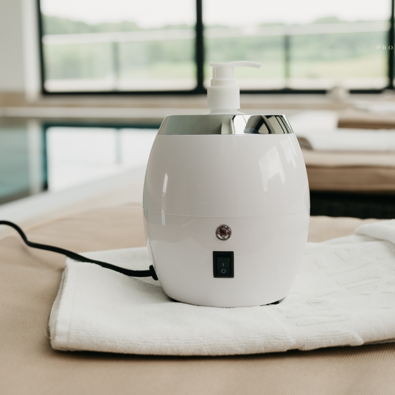 Massage Oil Heater 2.0 with mineral oil