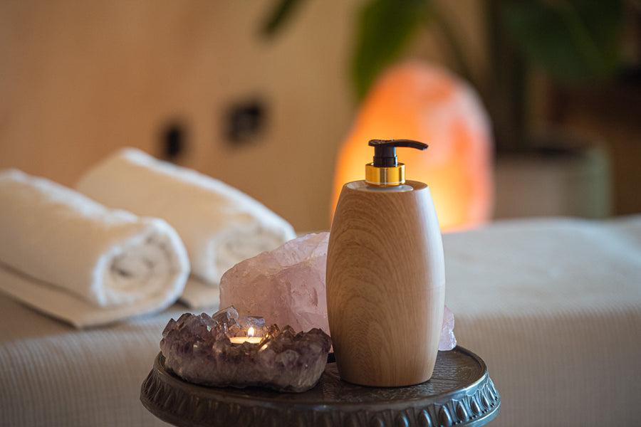 Wat is een massageolie verwarmer en waarom heeft iedere masseur er één nodig?